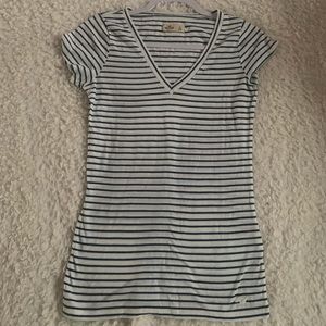 Hollister Womens V Neck Tshirt Small